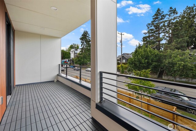 4529 S Orcas St, Seattle, WA 98118 - view of balcony