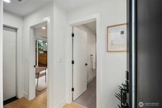 4529 S Orcas St Unit B, Seattle, WA 98118 - corridor with baseboards