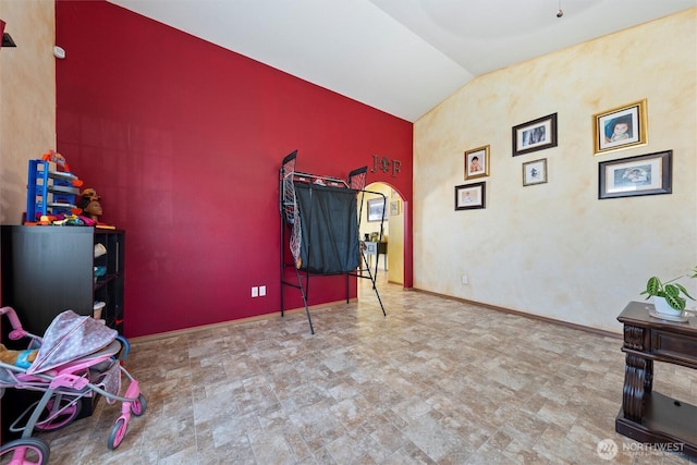 925 S 11th Ave, Othello, WA 99344 - bedroom featuring stone finish floors and baseboards