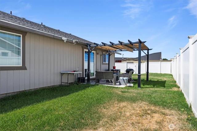 925 S 11th Ave, Othello, WA 99344 - fenced backyard with a pergola