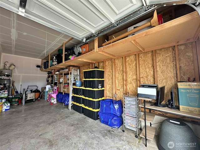 704 Roundtree Blvd, Winlock, WA 98596 - view of garage