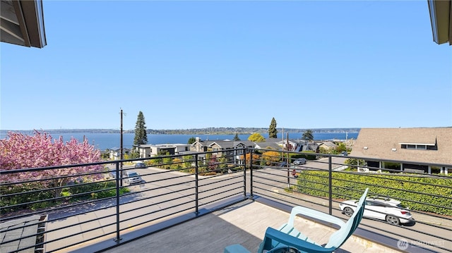 1006 4th St W, Kirkland, WA 98033 - balcony with a water view
