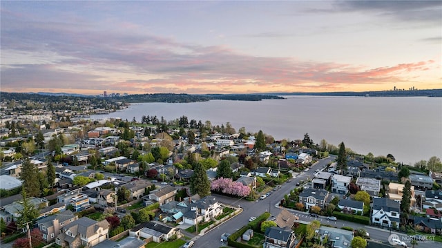 1006 4th St W, Kirkland, WA 98033 - aerial view of property and surrounding area with a nearby body of water and nearby suburban area