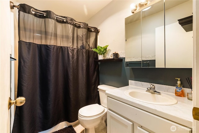 1390 Jordan Ct, Oak Harbor, WA 98277 - full bath featuring vanity and a shower with shower curtain