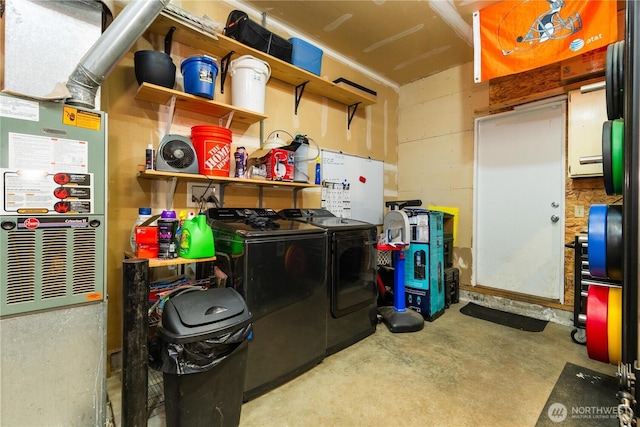 1390 Jordan Ct, Oak Harbor, WA 98277 - laundry room with washing machine and dryer