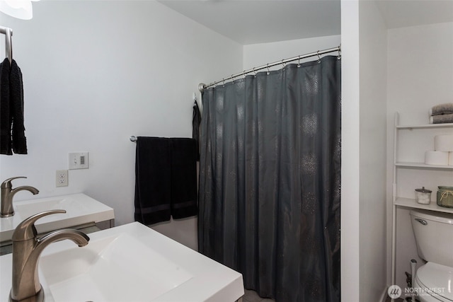 207 6th St, Sultan, WA 98294 - bathroom with toilet and a shower with shower curtain