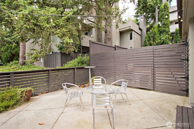 11811 93rd Ln NE Unit 102, Kirkland, WA 98034 - view of patio