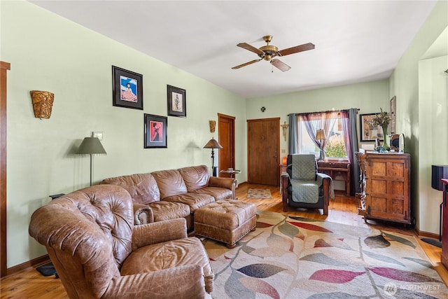 701 13th St SE, Puyallup, WA 98372 - living area featuring wood finished floors and a ceiling fan
