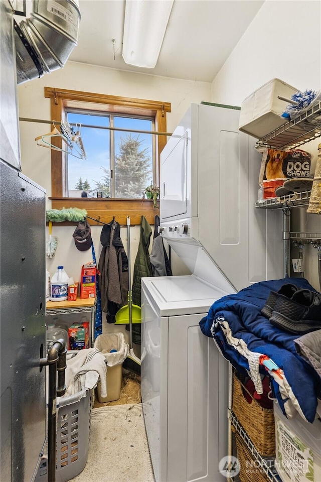 701 13th St SE, Puyallup, WA 98372 - laundry area with stacked washer and clothes dryer