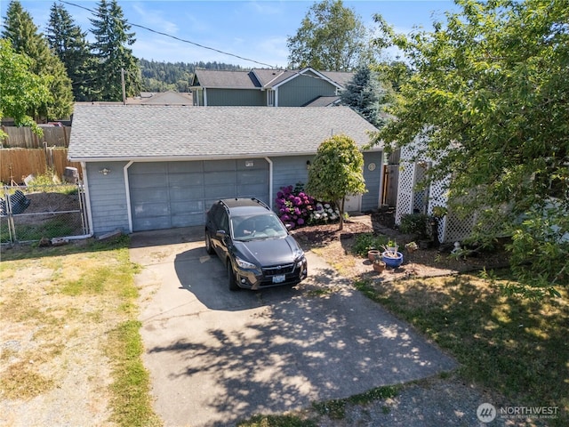 701 13th St SE, Puyallup, WA 98372 - view of front of home with asphalt driveway and roof with shingles