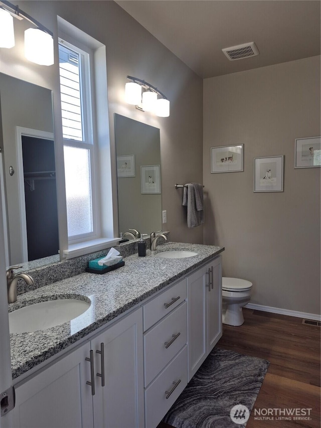 420 Hammond Ln, Rock Island, WA 98850 - full bath with wood finished floors and double vanity