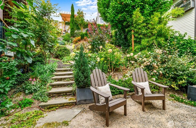 3406 SW Manning St, Seattle, WA 98126 - view of yard