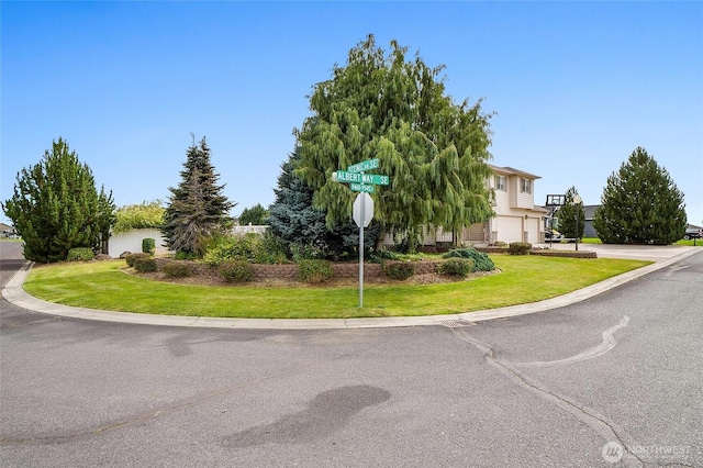 9460 Albert Way SE, Moses Lake, WA 98837 - view of asphalt street featuring curbs
