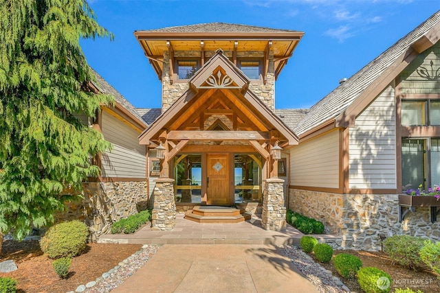 991 Lakeview St, Bellingham, WA 98229 - entrance to property with stone siding
