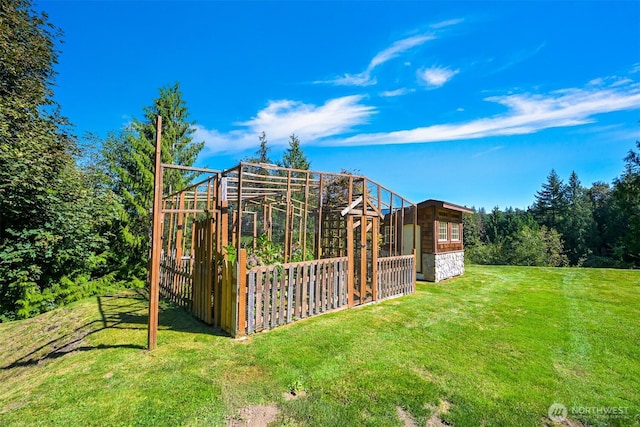 991 Lakeview St, Bellingham, WA 98229 - view of grassy yard with an outdoor structure