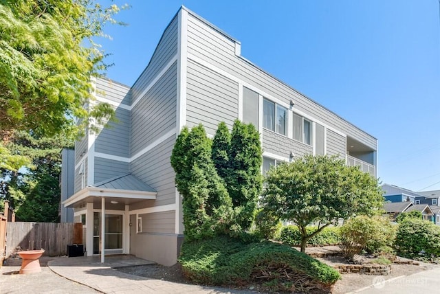 1200 6th Ave N Unit 6, Seattle, WA 98109 - photo 1