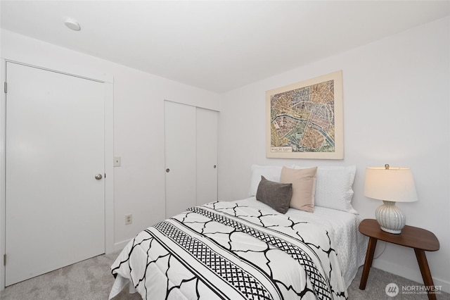 10263 NE 129th Ln, Kirkland, WA 98034 - bedroom featuring carpet floors and a closet