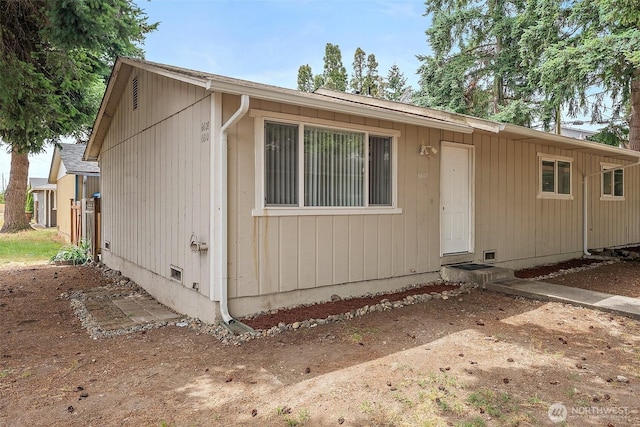 6610 S Madison St, Tacoma, WA 98409 - view of front of property featuring crawl space