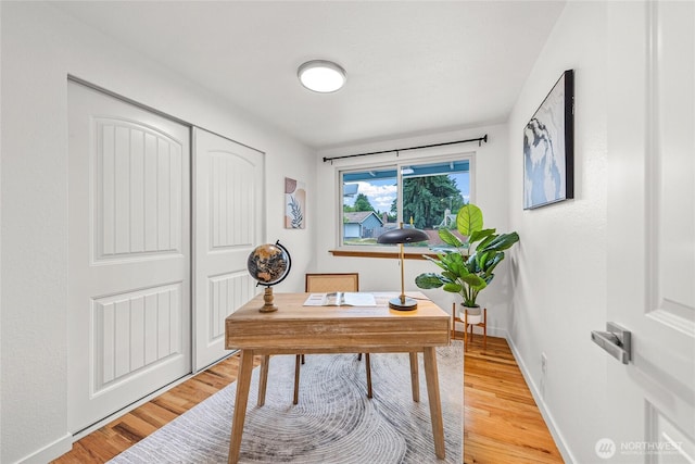 8808 NE 139th St, Kirkland, WA 98034 - home office featuring light wood-style floors and baseboards