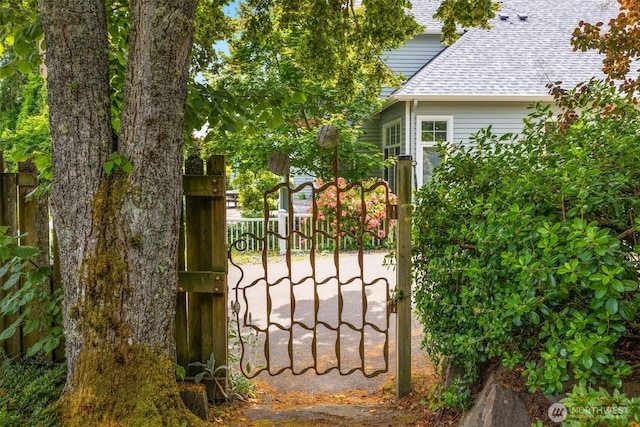 3912 NE 127th St, Seattle, WA 98125 - view of gate