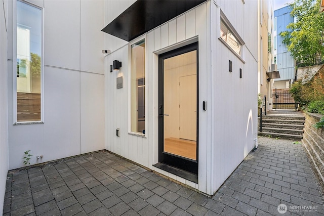 805 Taylor Ave N Unit D, Seattle, WA 98109 - entrance to property featuring a patio area
