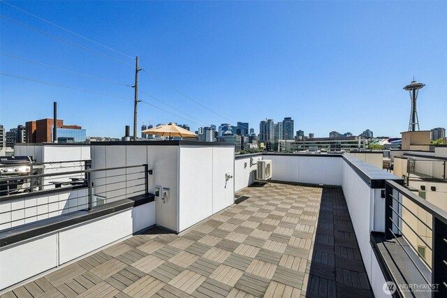805 Taylor Ave N Unit D, Seattle, WA 98109 - patio / terrace with a view of skyline