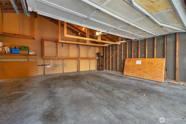 13573 Linden Ave N Unit 302, Seattle, WA 98133 - view of garage