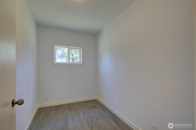 408 N 11th St, Elma, WA 98541 - empty room with dark carpet and baseboards