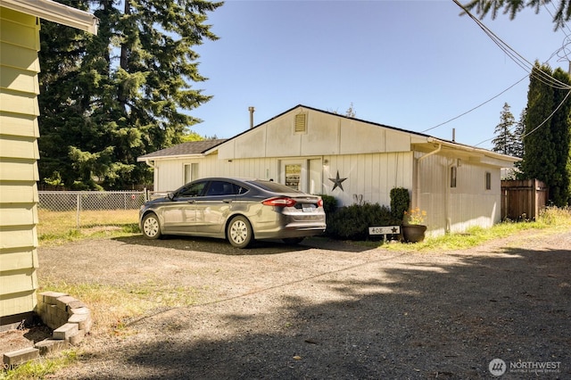 408 N 11th St, Elma, WA 98541 - view of side of home with gravel driveway