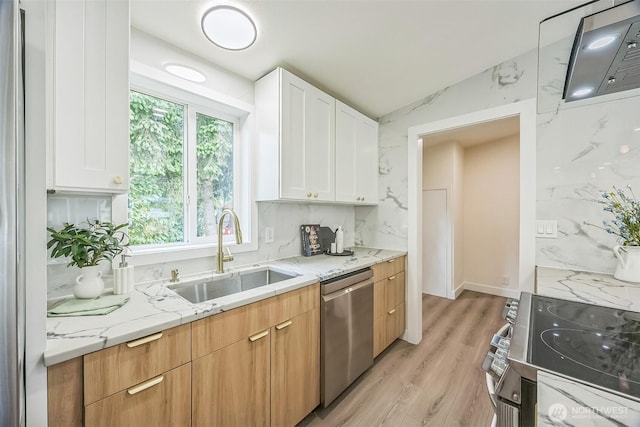 1322 Crescent Ave, Centralia, WA 98531 - kitchen featuring stainless steel appliances, light wood-type flooring, white cabinetry, light stone countertops, and lofted ceiling