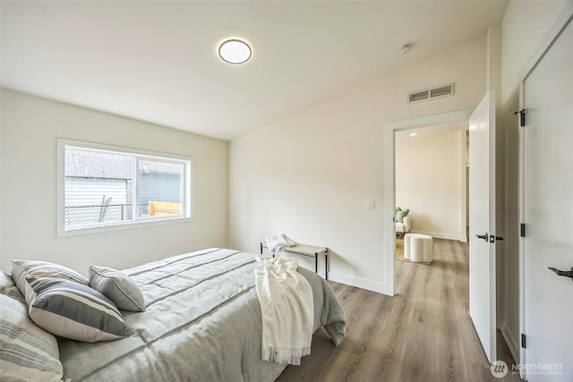 1322 Crescent Ave, Centralia, WA 98531 - bedroom featuring wood finished floors and baseboards