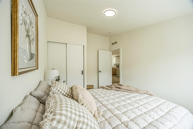 1322 Crescent Ave, Centralia, WA 98531 - bedroom with a closet