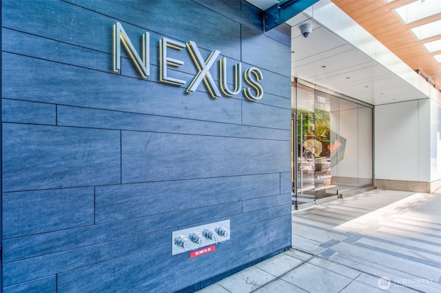 1808 Minor Ave Unit 3105, Seattle, WA 98101 - reception area featuring a skylight and a security system