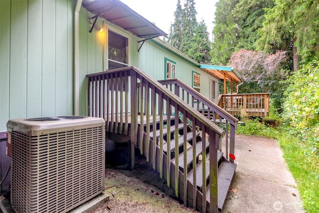 1106 29th St SE, Auburn, WA 98002 - wooden deck featuring stairs