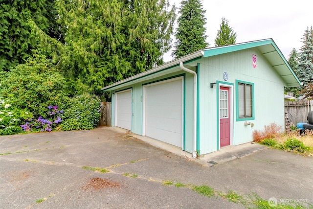1106 29th St SE, Auburn, WA 98002 - view of detached garage
