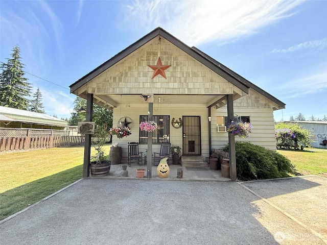 15 S Heise Rd, Elma, WA 98541 - bungalow with a porch