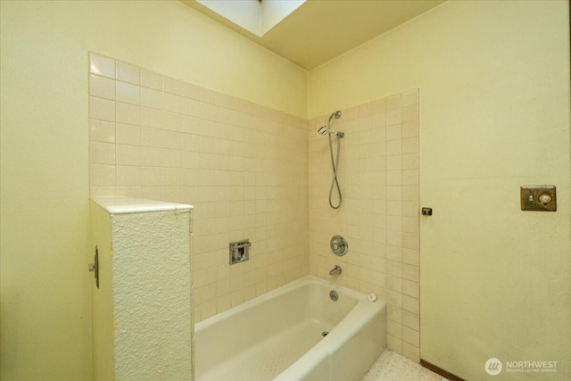 18707 25th Ave NE, Lake Forest Park, WA 98155 - bathroom featuring shower / tub combination