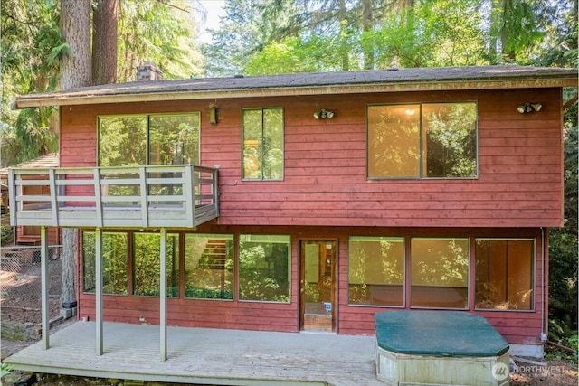 18707 25th Ave NE, Lake Forest Park, WA 98155 - rear view of house with a deck