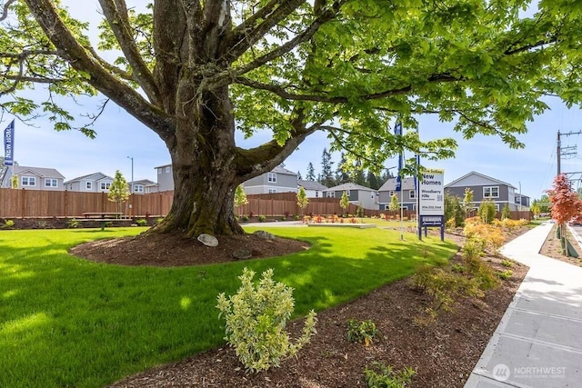 1713 Noble Ave Unit 76, Snohomish, WA 98290 - view of yard featuring a residential view