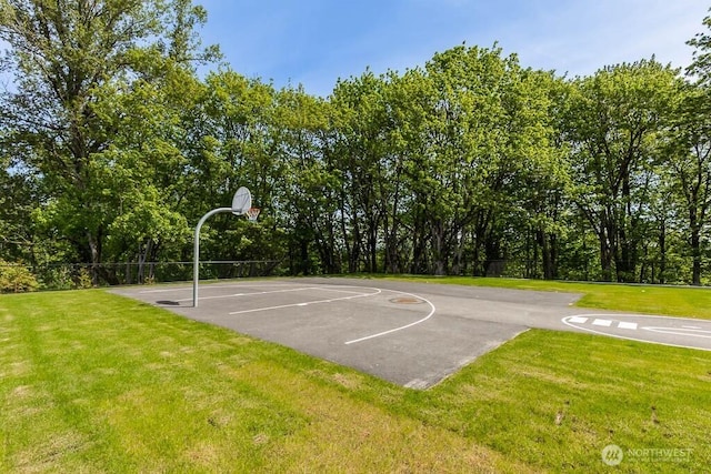 1713 Noble Ave Unit 76, Snohomish, WA 98290 - view of basketball court with a yard and community basketball court