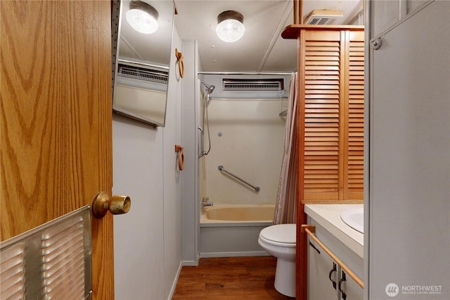 589 Criscola Ave, College Place, WA 99324 - full bathroom featuring vanity, shower / bathtub combination with curtain, and wood finished floors