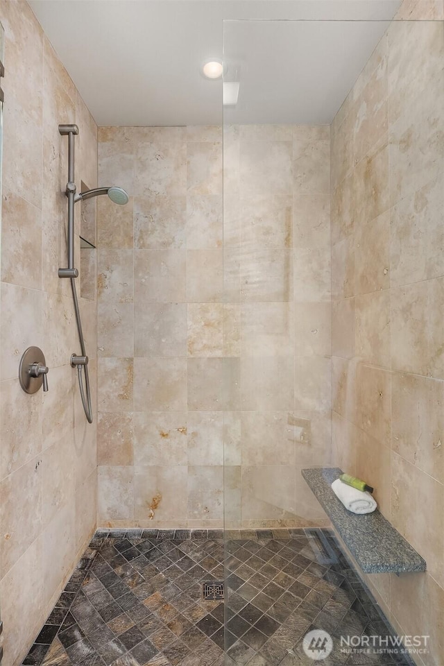 19081 11th Ave NW, Shoreline, WA 98177 - full bath with tiled shower