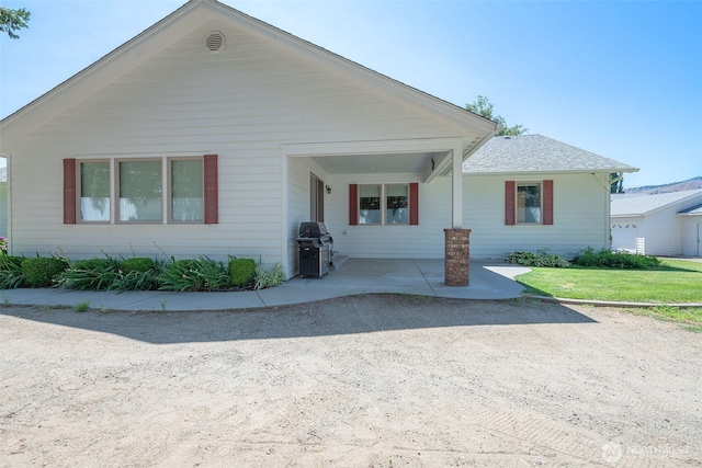 3716 Knowles Rd, Wenatchee, WA 98801 - view of front of property with a patio