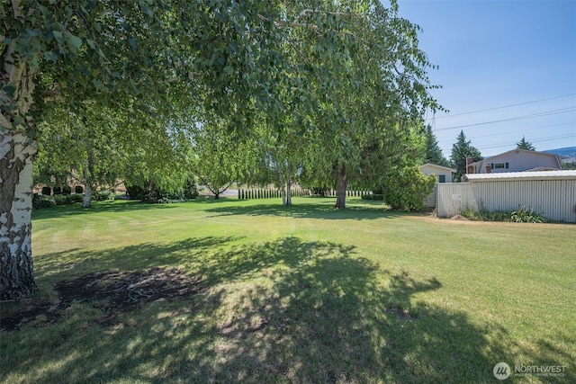 3716 Knowles Rd, Wenatchee, WA 98801 - view of grassy yard
