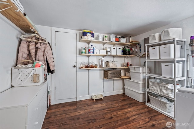 505 NE Jefferson, Chehalis, WA 98532 - storage room with washer / dryer