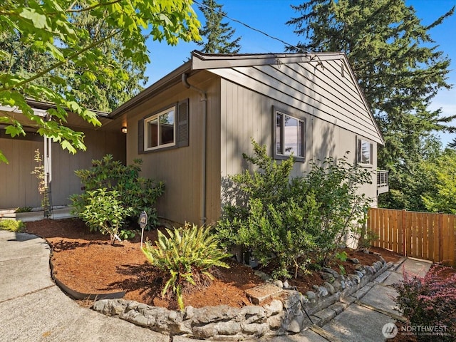 13514 3rd Ave NE, Seattle, WA 98125 - view of side of property
