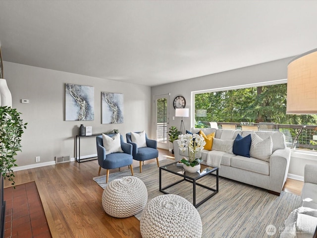 13514 3rd Ave NE, Seattle, WA 98125 - living area with wood finished floors and baseboards