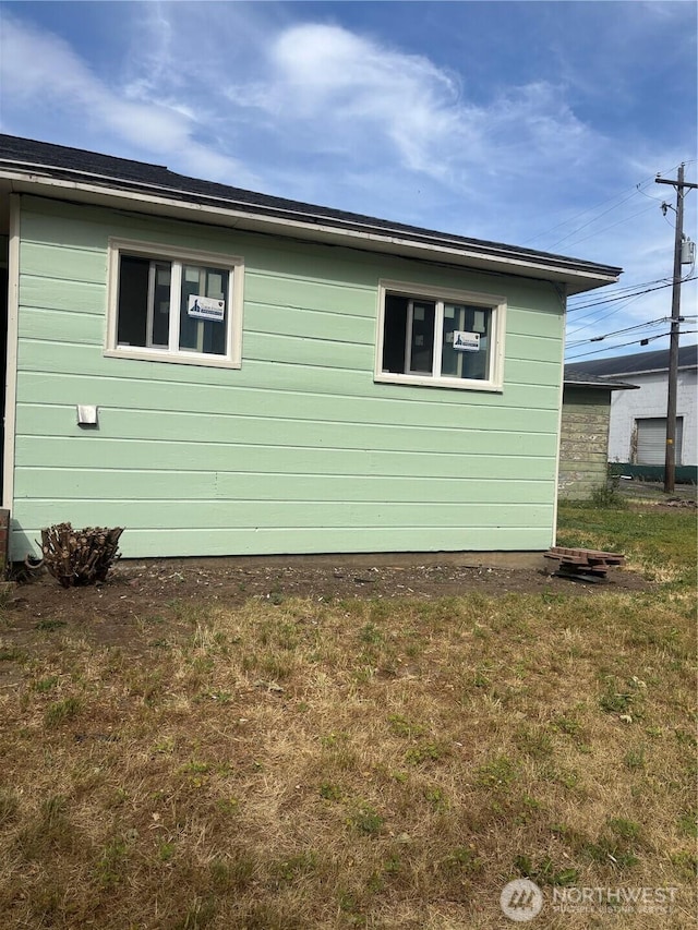 214 N 2nd St, Dayton, WA 99328 - view of side of home with a yard