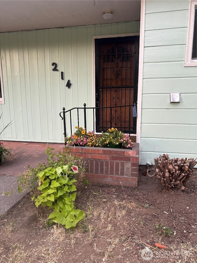 214 N 2nd St, Dayton, WA 99328 - entrance to property