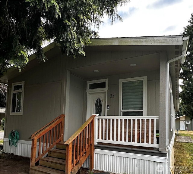 1720 Maple Ln Unit 33, Kent, WA 98031 - entrance to property featuring covered porch